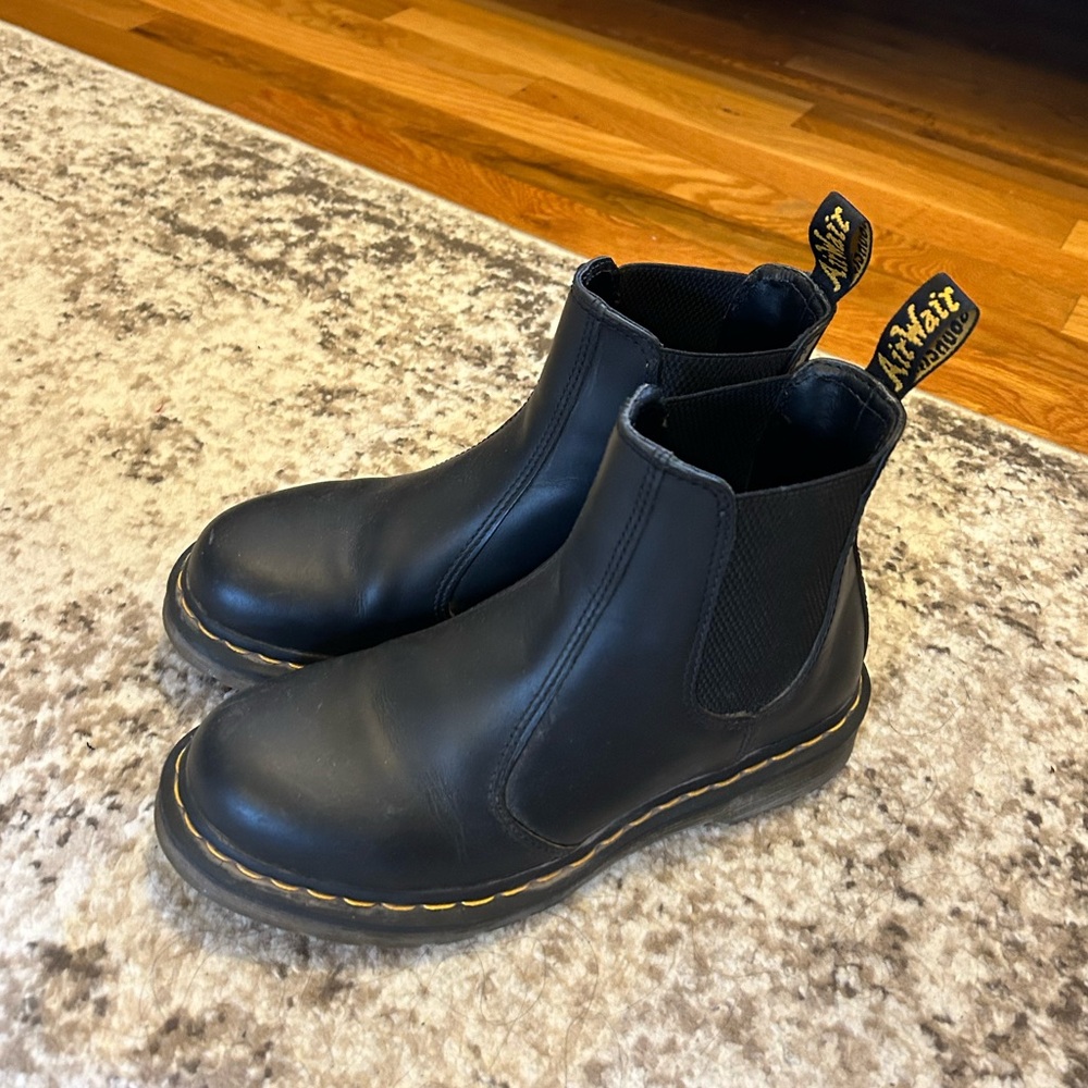 DR MARTENS BOOTS